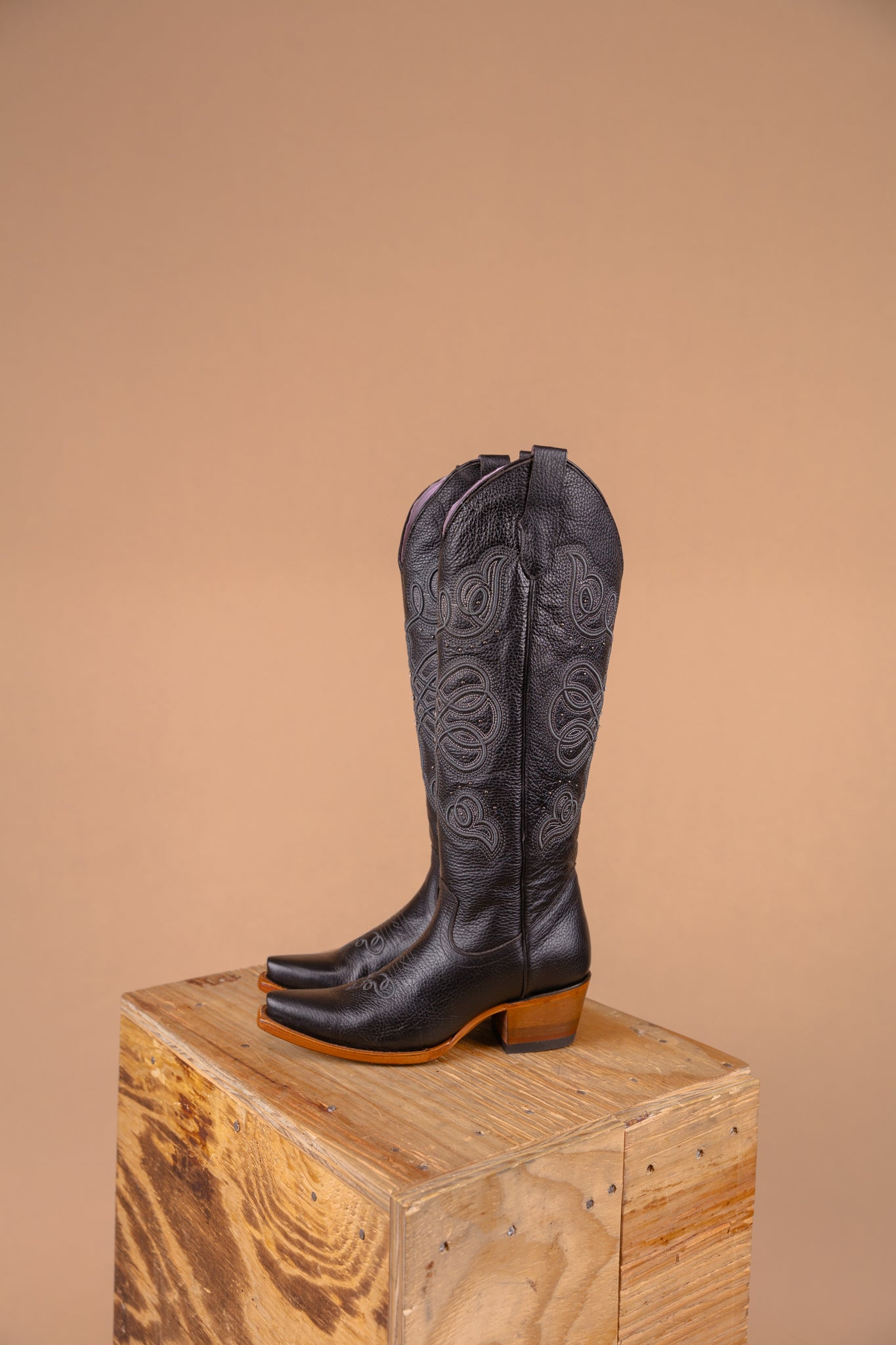 Infinito Alta Venado Negro Tall Cowgirl Boot