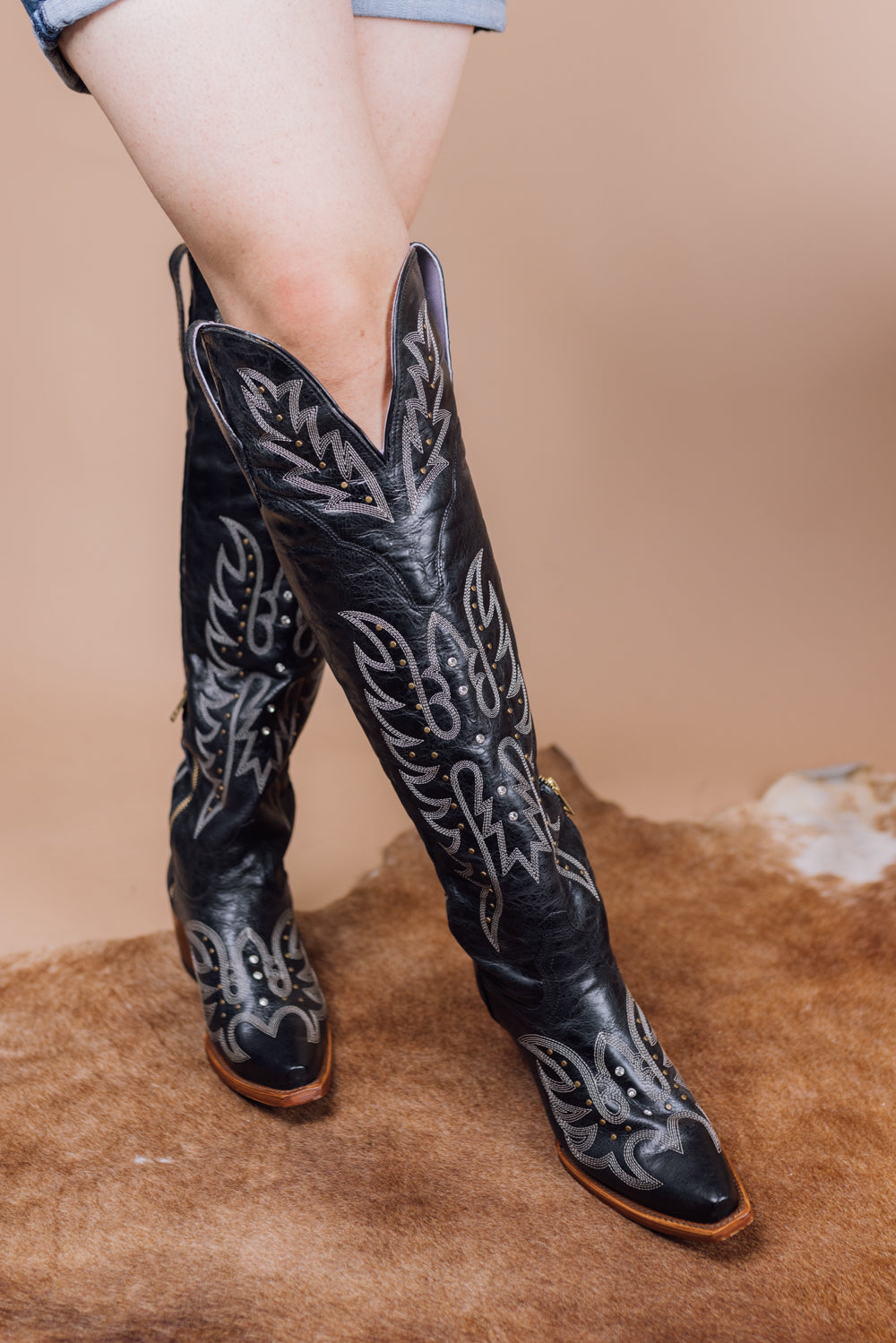 Brenda cowboy boot - Cream suede